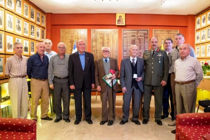 Τιμήθηκαν Βετεράνοι για την συμμετοχή τους στον Β’ ΠΠ – Πολέμησαν στο Αλβανικό Μέτωπο υπερασπιζόμενοι τους Αγώνες του Έθνους (Εικόνες)